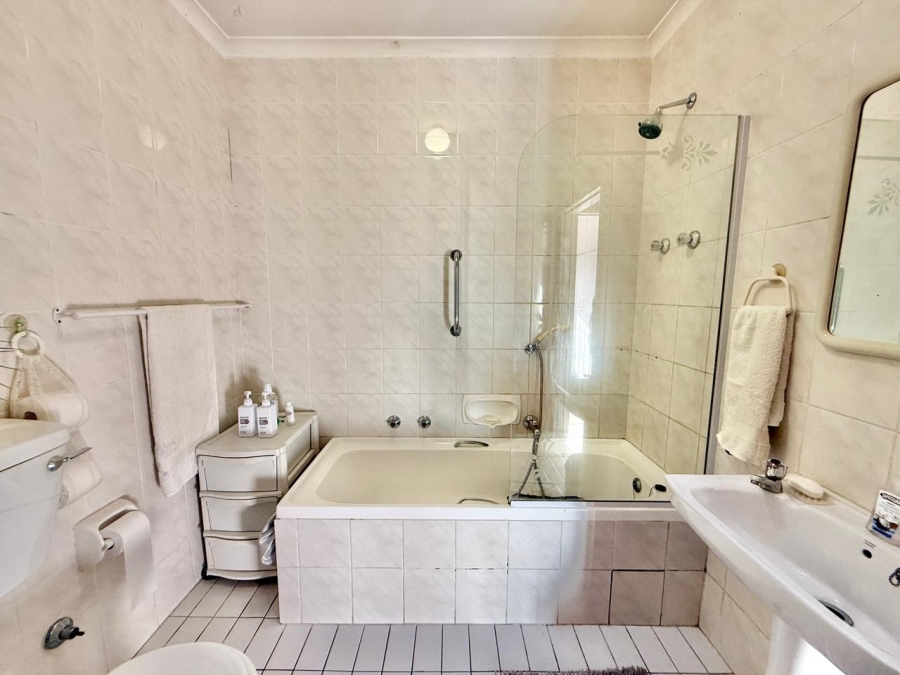 2 Bedroom Property for Sale in Table View Western Cape